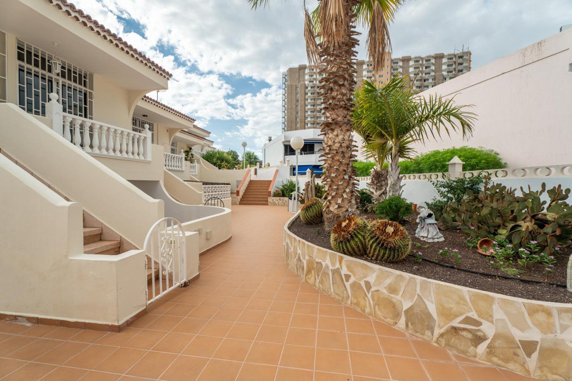 ארונה Las Rosas Sunset Apartment מראה חיצוני תמונה